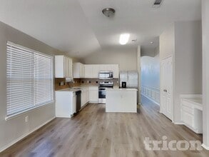 304 Dakota Dr in Arlington, TX - Building Photo - Building Photo