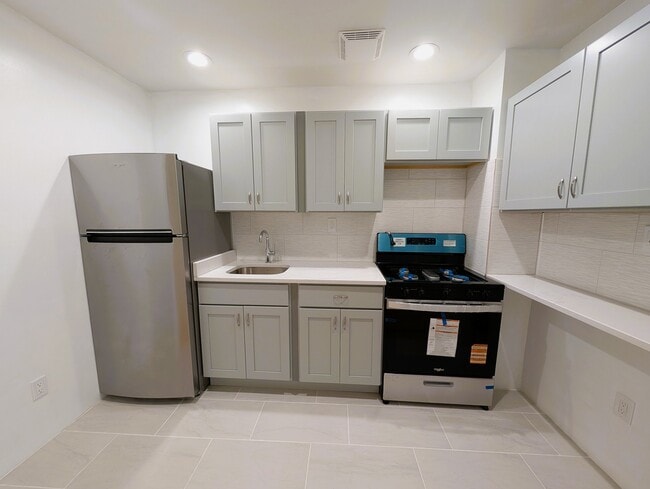45 E 51st St