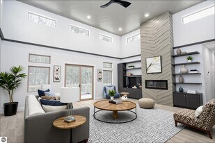 1846 Alpine Rd in Traverse City, MI - Building Photo