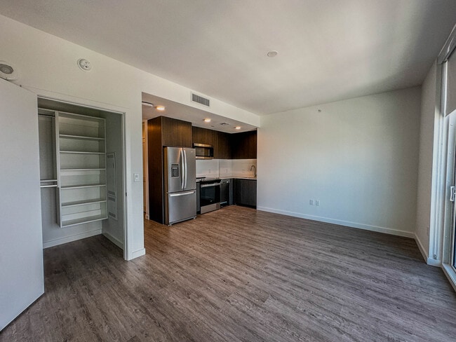 170 NE 23rd St, Unit S4
