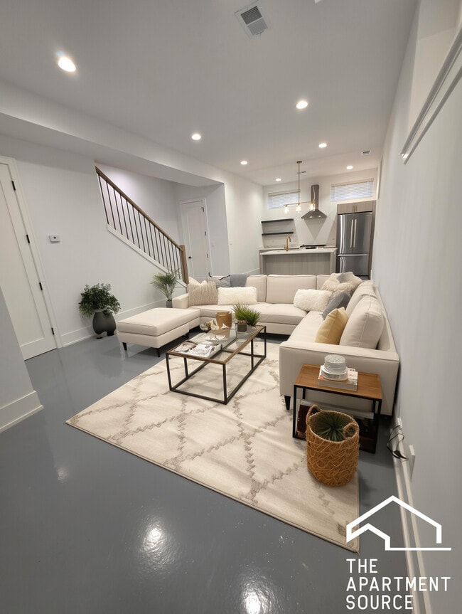 property at 1814 W Thomas St
