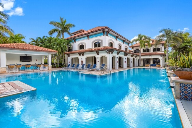 Miramar Park Apartments in Miramar, FL - Building Photo - Building Photo