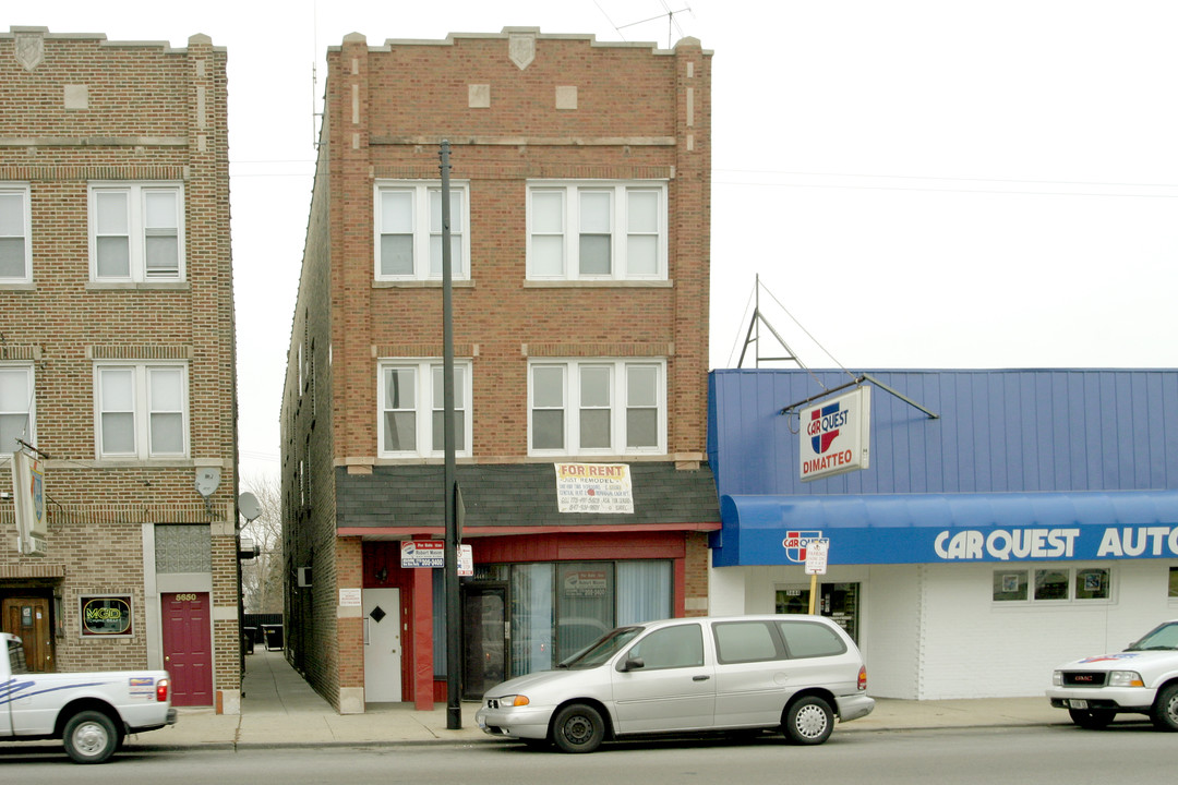 5648 W Diversey Ave in Chicago, IL - Building Photo