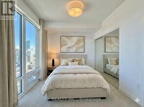 238 Simcoe St in Toronto, ON - Building Photo - Building Photo