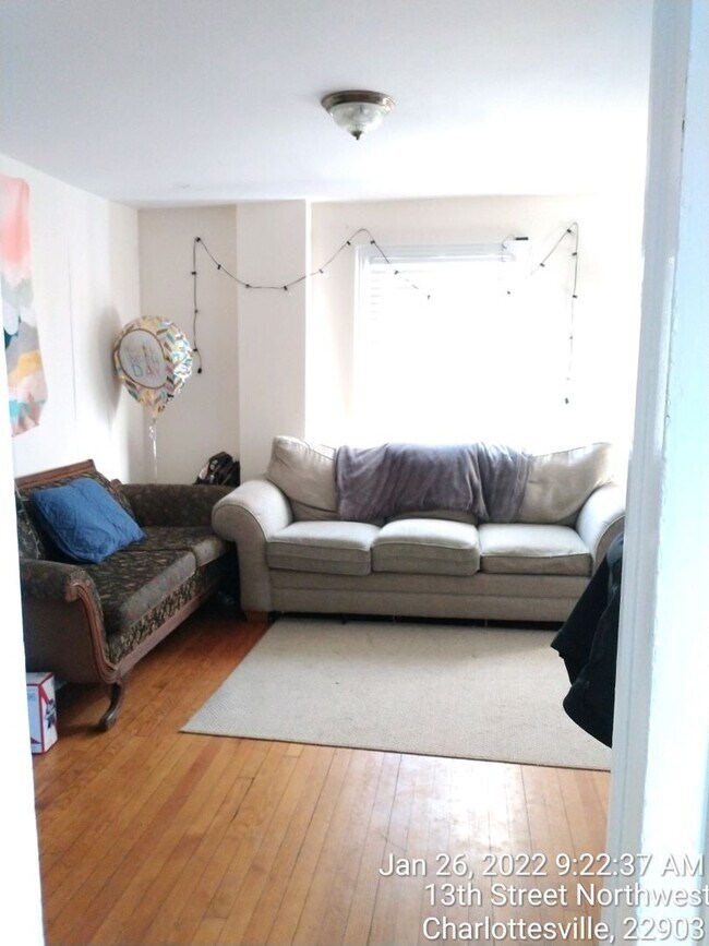 510 13th St NW in Charlottesville, VA - Foto de edificio - Building Photo