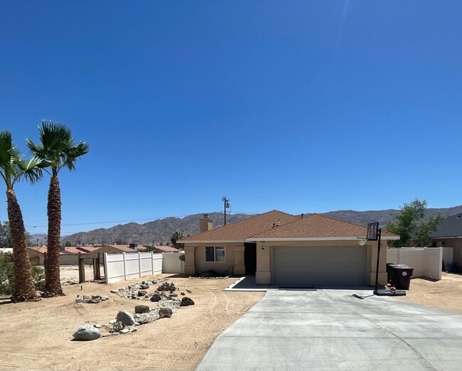 property at 72147 Sunnyslope Dr