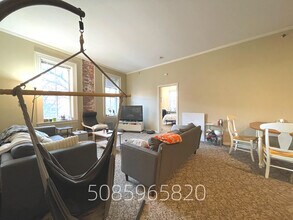 4 Davis Ave in Brookline, MA - Building Photo - Building Photo