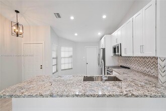8354 Waterford Ave in Tamarac, FL - Building Photo - Building Photo