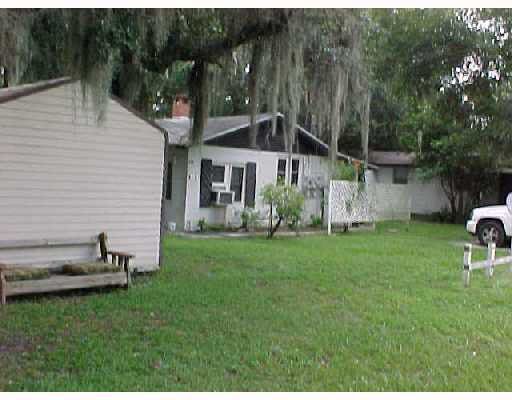 24 2nd St SW, Unit B in Fort Meade, FL - Building Photo