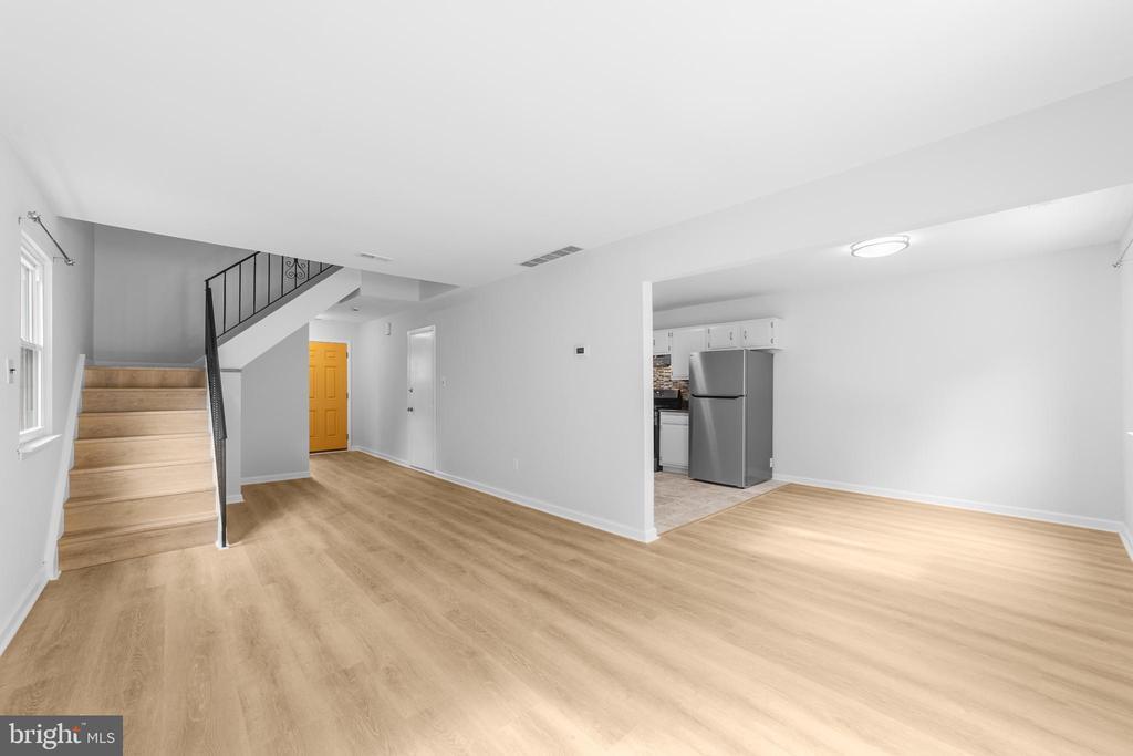 31 Phoenix Ct in Washington Township, NJ - Building Photo