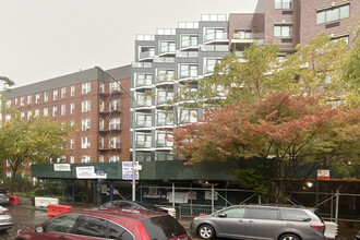 706 Ocean Pky in Brooklyn, NY - Building Photo - Building Photo