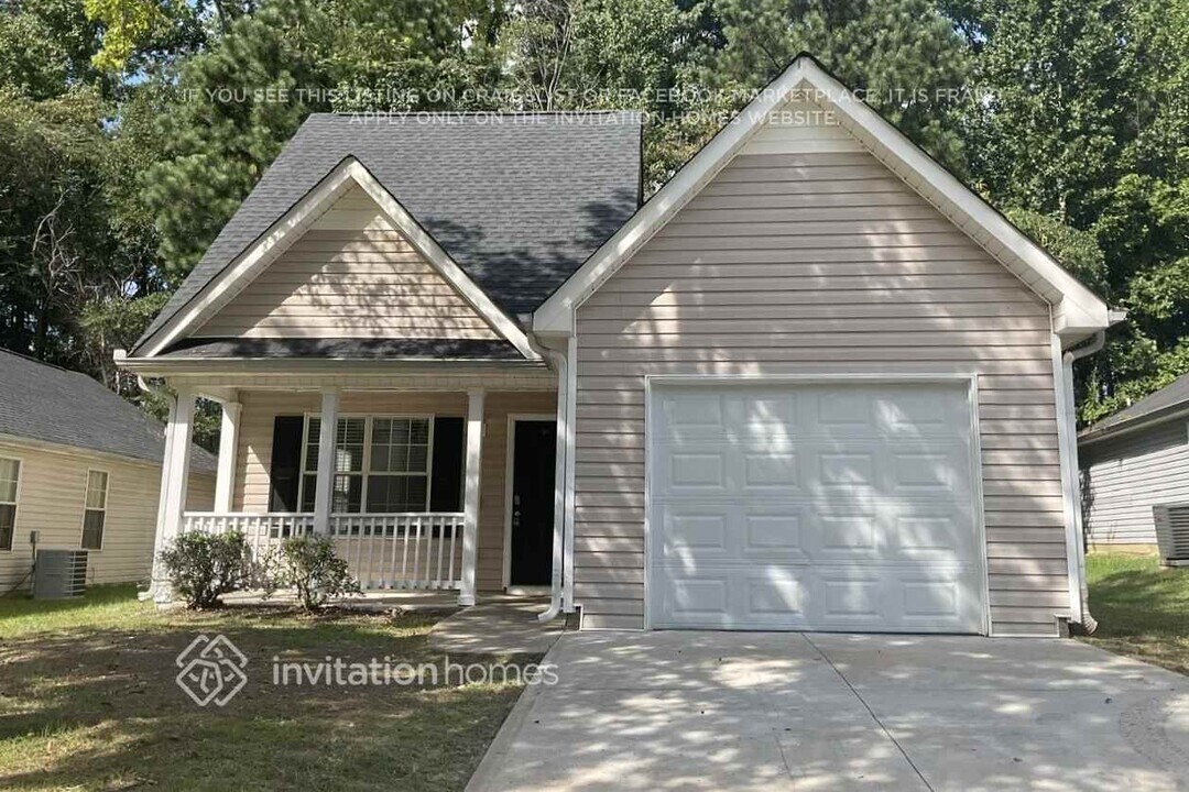 8336 Ramblin Ct in Douglasville, GA - Building Photo