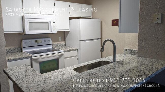 8933 Manor Loop in Lakewood Ranch, FL - Building Photo - Building Photo