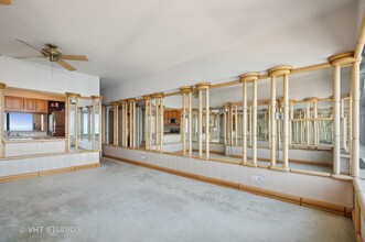 175 E Delaware Pl, Unit 4908 in Chicago, IL - Building Photo - Building Photo