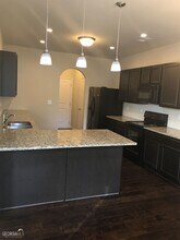 276 Stillwood Dr in Newnan, GA - Building Photo - Building Photo