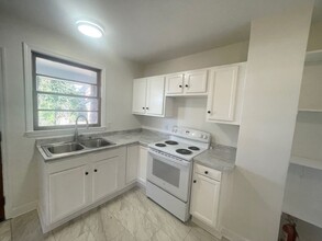 426 Saluda Ave in Columbia, SC - Foto de edificio - Building Photo