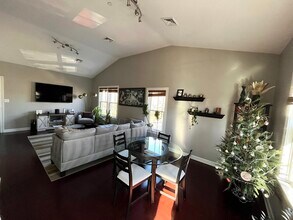 121 Green St, Unit 304 in Boston, MA - Building Photo - Building Photo