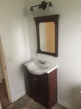 496 Blossom Rd, Unit 496 Blossom Lower in Rochester, NY - Building Photo - Building Photo