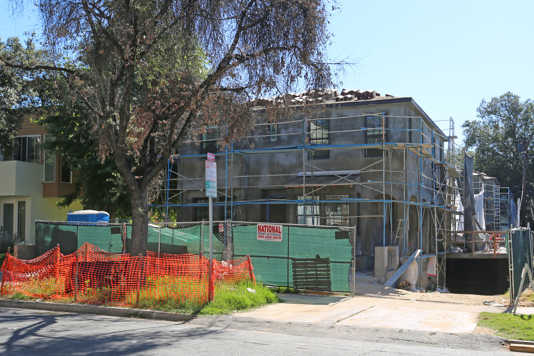 Allen Garden in Pasadena, CA - Building Photo