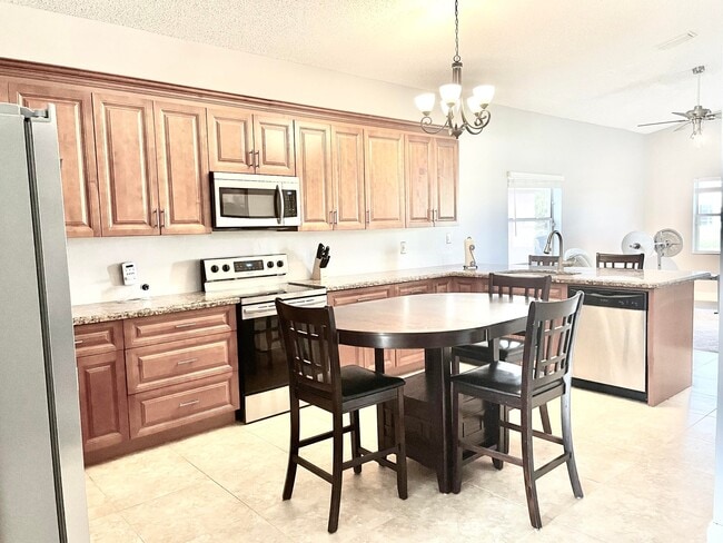 6373 Lansdowne Cir in Boynton Beach, FL - Building Photo - Building Photo