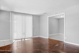 5829 Ensenada Rd in Jacksonville, FL - Building Photo - Building Photo