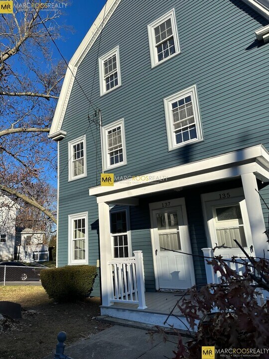 135 Nonantum St, Unit 1 in Boston, MA - Building Photo