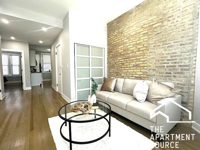 3830 N Wilton Ave, Unit 3 in Chicago, IL - Building Photo - Building Photo