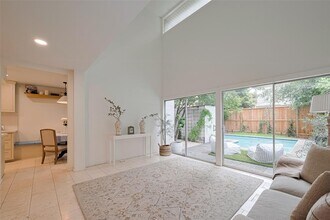 3017 Bissonnet St in Houston, TX - Building Photo - Building Photo