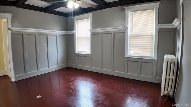 8 Morris Crescent in Yonkers, NY - Foto de edificio - Building Photo