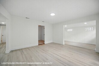 2124 Patou Dr W in Jacksonville, FL - Building Photo - Building Photo