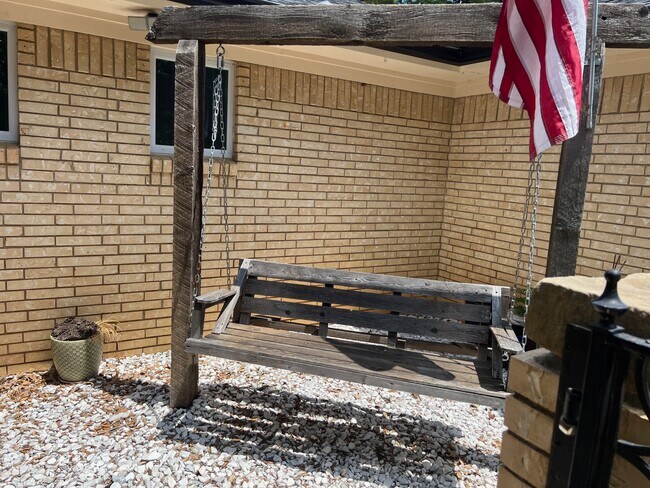 1821 E Cedar Elm Dr in Arlington, TX - Building Photo - Building Photo
