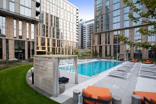 823 W Madison St, Unit 720 in Chicago, IL - Building Photo