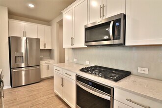 10413 Harmon Smith Dr. in Houston, TX - Foto de edificio - Building Photo