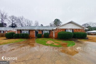 100 Deer Pkwy in Athens, GA - Building Photo