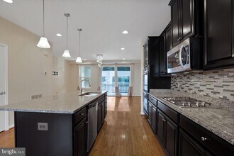 43393 Charitable St in Ashburn, VA - Building Photo - Building Photo
