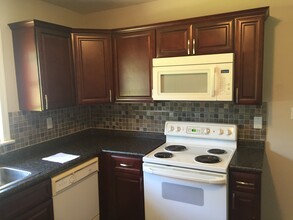 2286 Marion Circle in Decatur, GA - Foto de edificio - Building Photo