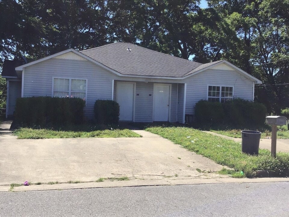 1134 Ferrell St in Brownsville, TN - Building Photo