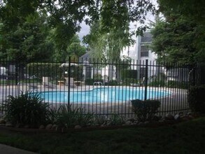 9153 Newhall Dr in Sacramento, CA - Building Photo - Building Photo