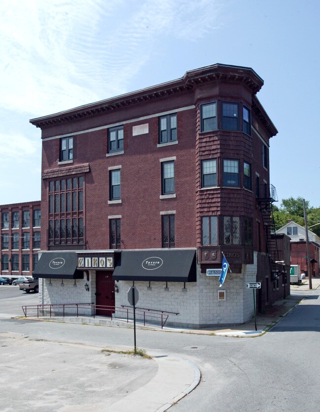 42 Cherry St in Woonsocket, RI - Building Photo - Building Photo