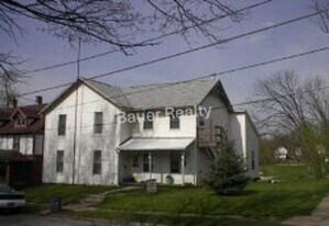 200-202 Race St in Ashland, OH - Building Photo