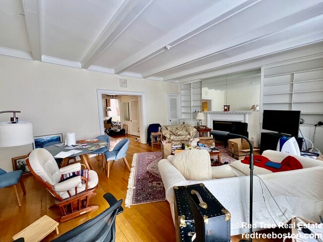 1712 Beacon St in Brookline, MA - Building Photo - Building Photo