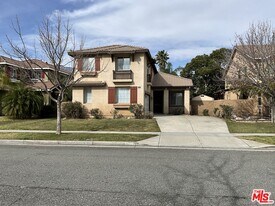13162 River Oaks Dr in Rancho Cucamonga, CA - Building Photo