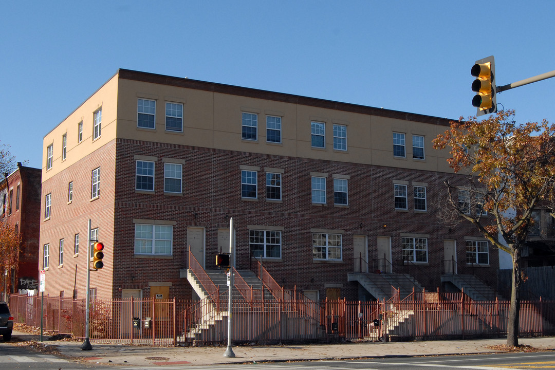 3000 N Broad St in Philadelphia, PA - Building Photo