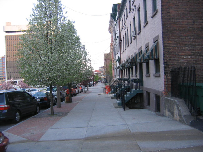 206 N Pearl St in Albany, NY - Building Photo - Building Photo