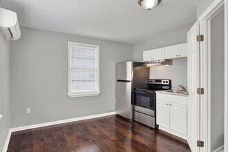 2215 Greenwood St in Savannah, GA - Building Photo - Building Photo