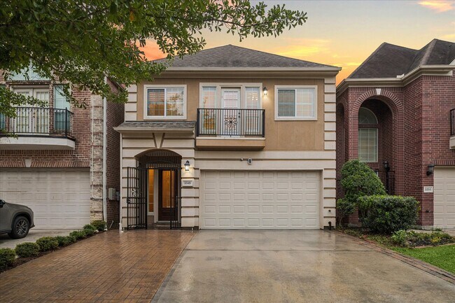 5349 McCulloch Cir
