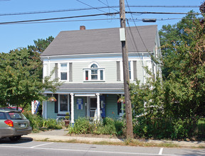 352 Cottage Rd in South Portland, ME - Building Photo - Building Photo