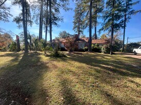 4826 Kilbourne Rd in Columbia, SC - Building Photo