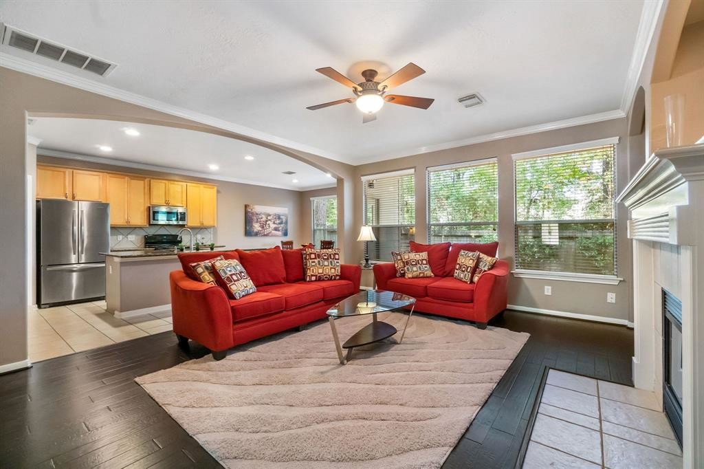 7 Bellisima Ct in Conroe, TX - Building Photo