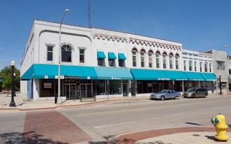 286 W Nepessing St in Lapeer, MI - Building Photo